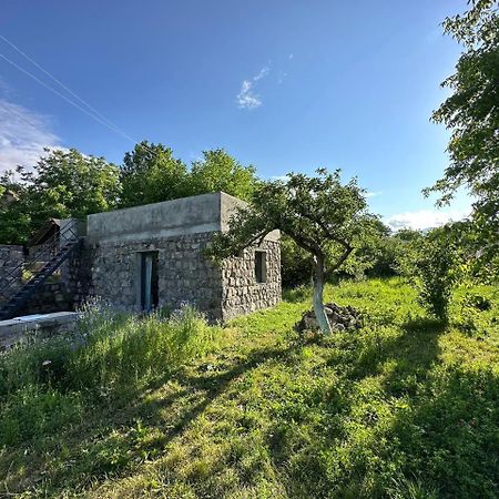 Zove Rural Cottage With Garden Views K'arashamb المظهر الخارجي الصورة