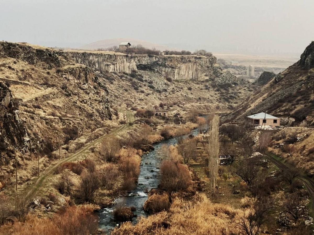 Zove Rural Cottage With Garden Views K'arashamb المظهر الخارجي الصورة