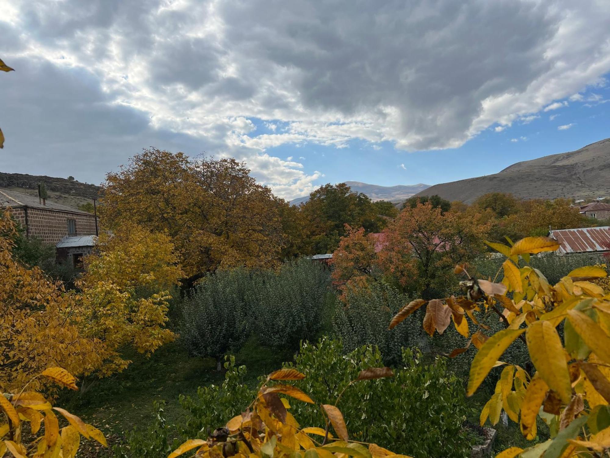 Zove Rural Cottage With Garden Views K'arashamb المظهر الخارجي الصورة