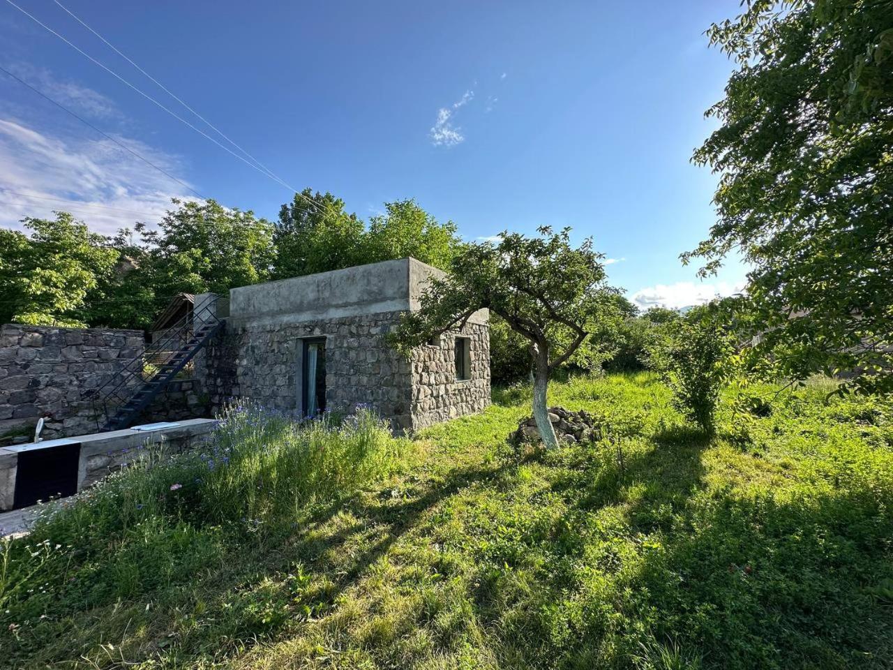Zove Rural Cottage With Garden Views K'arashamb المظهر الخارجي الصورة